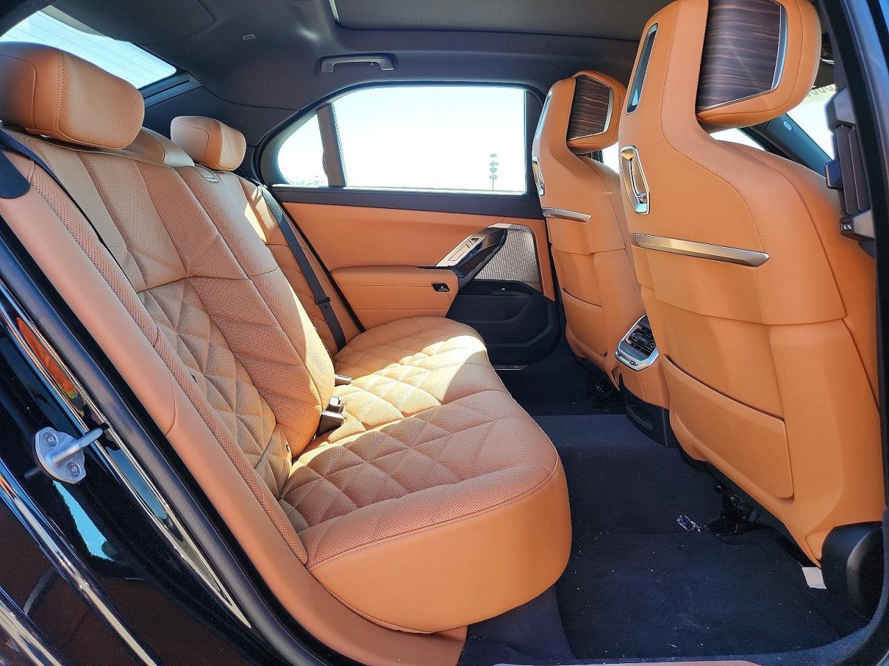 2025 BMW Seria 7 740i - zdjęcie 10