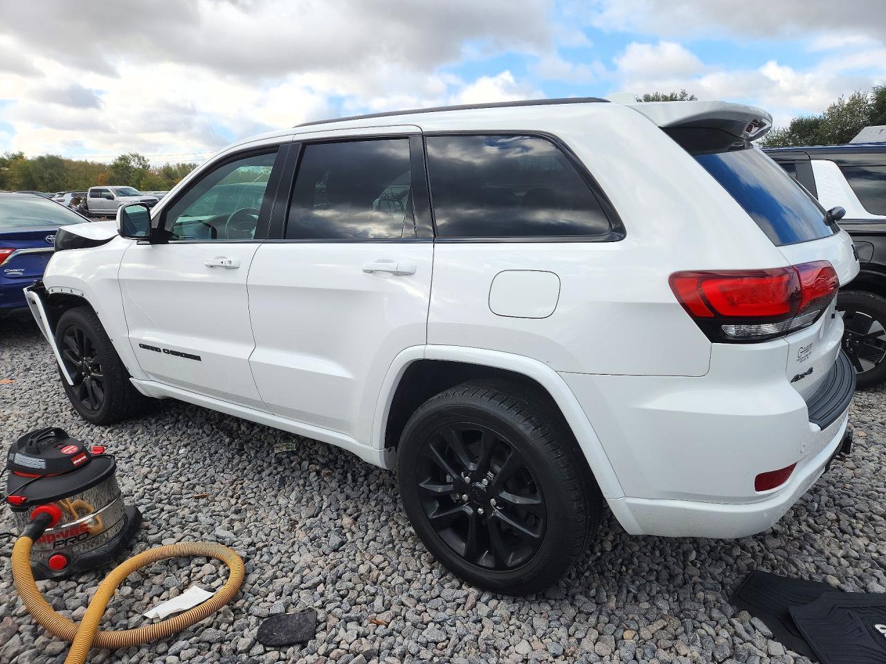 2021 Jeep Grand Cherokee Laredo - zdjęcie 2