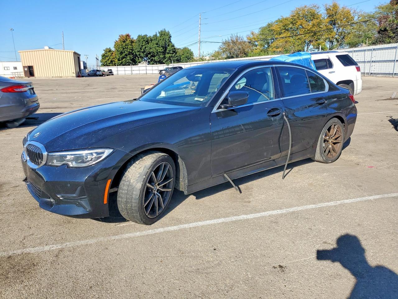 2019 BMW 330I - zdjęcie główne