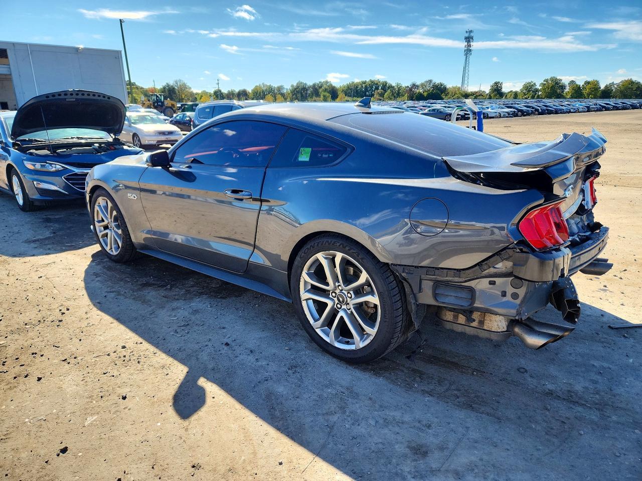 2020 Ford Mustang Gt - zdjęcie 2