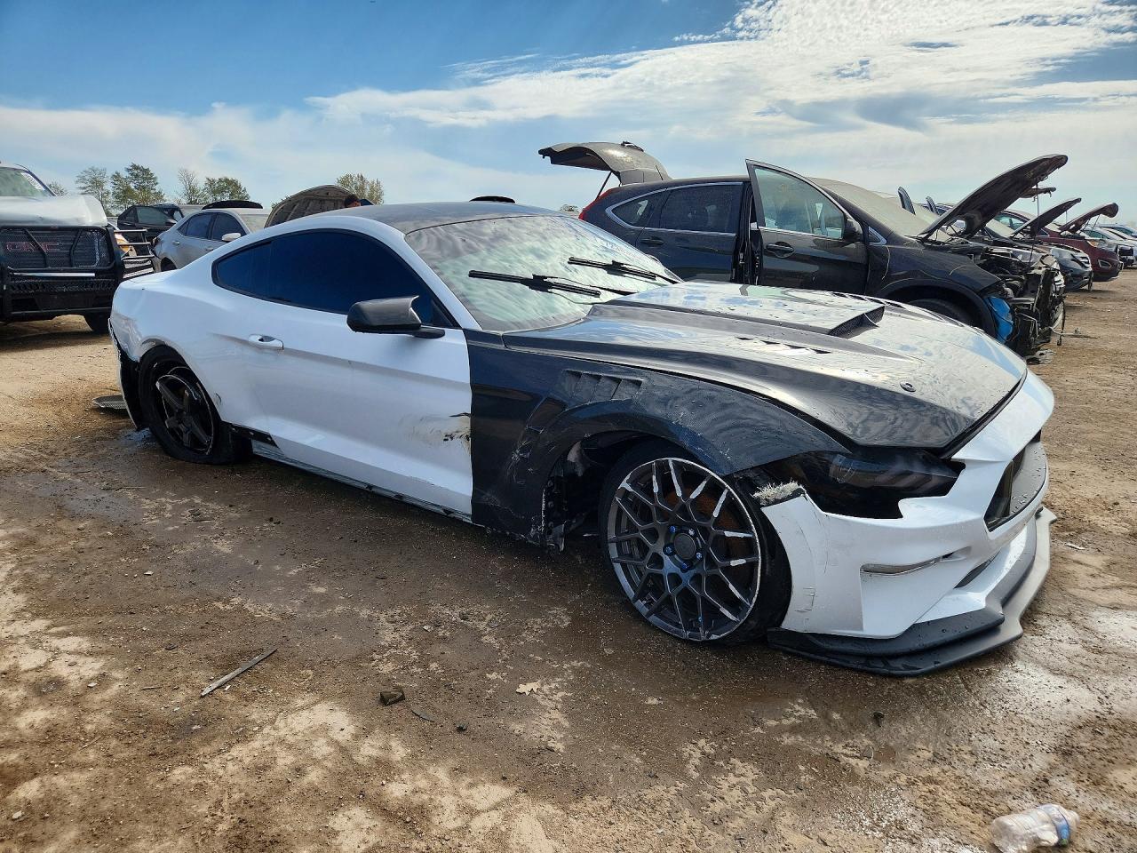 2023 Ford Mustang Gt - zdjęcie 4