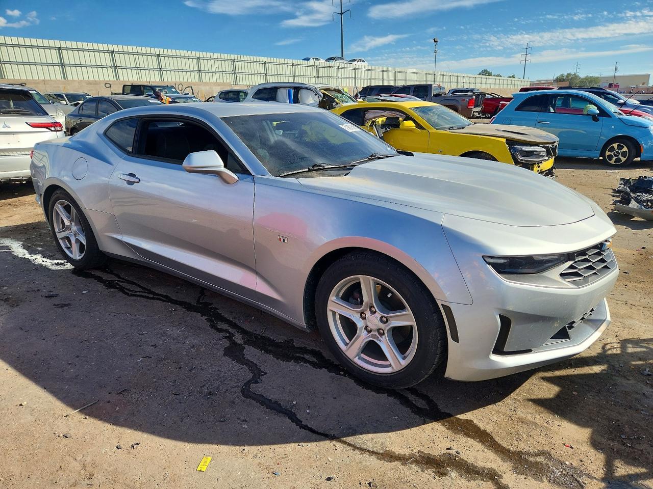 2019 Chevrolet Camaro Ls - zdjęcie 4