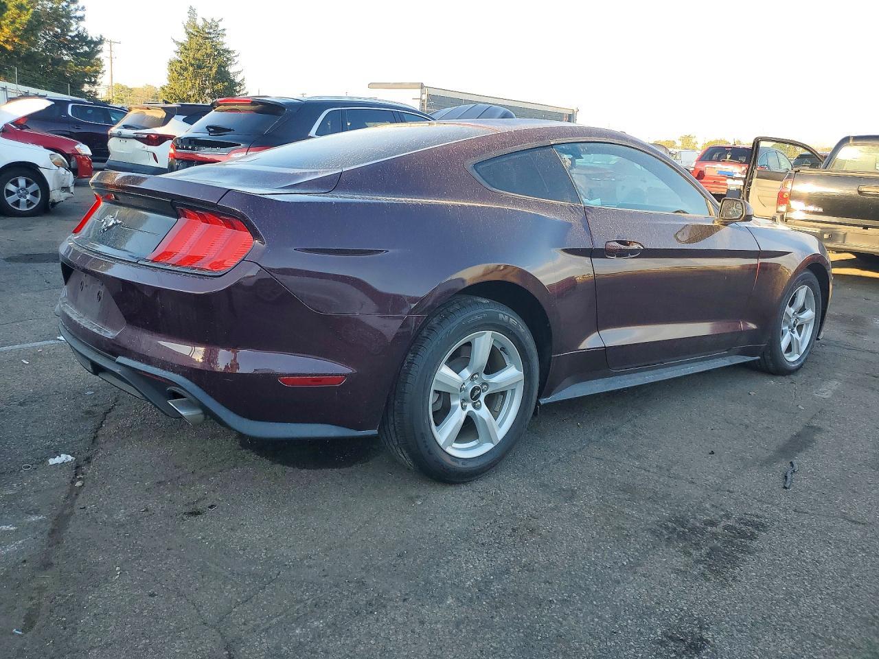 2018 Ford Mustang - zdjęcie 3