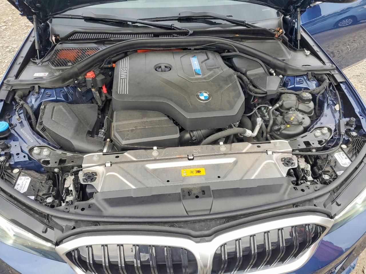2024 BMW Seria 3 330e - zdjęcie 11