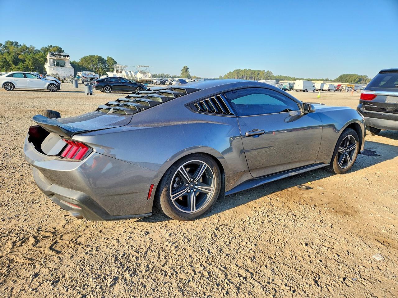 2025 Ford Mustang - zdjęcie 3