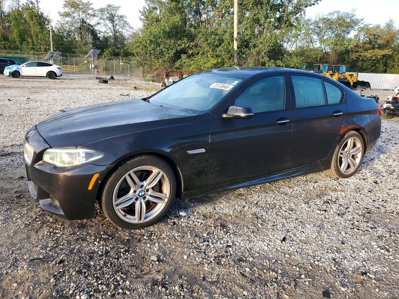 2015 BMW Seria 5 550i - zdjęcie główne