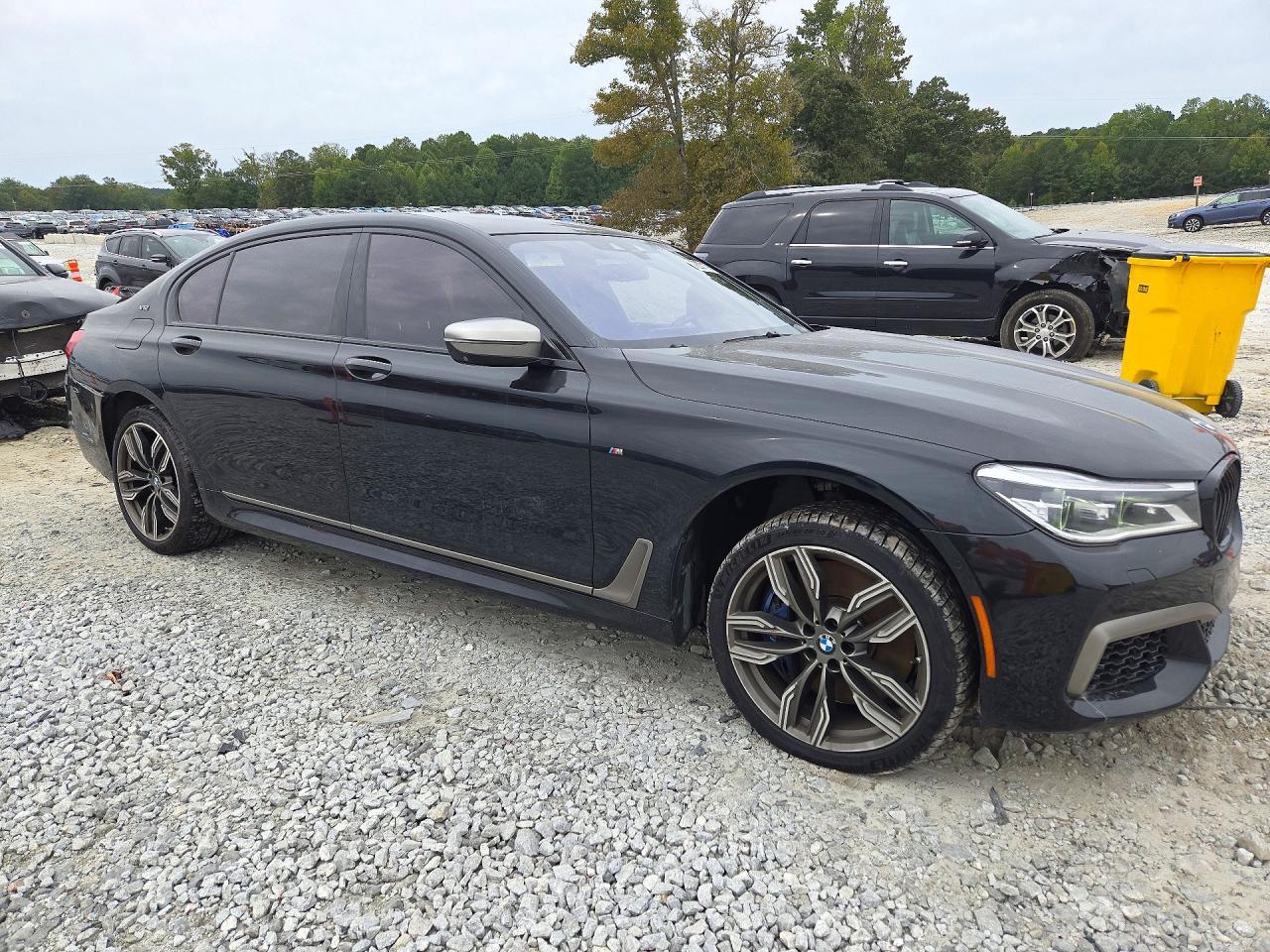 2018 BMW Seria 7 M760i - zdjęcie 4