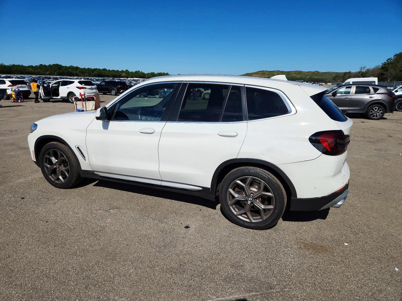 2024 BMW X3 xDrive30I - zdjęcie 2