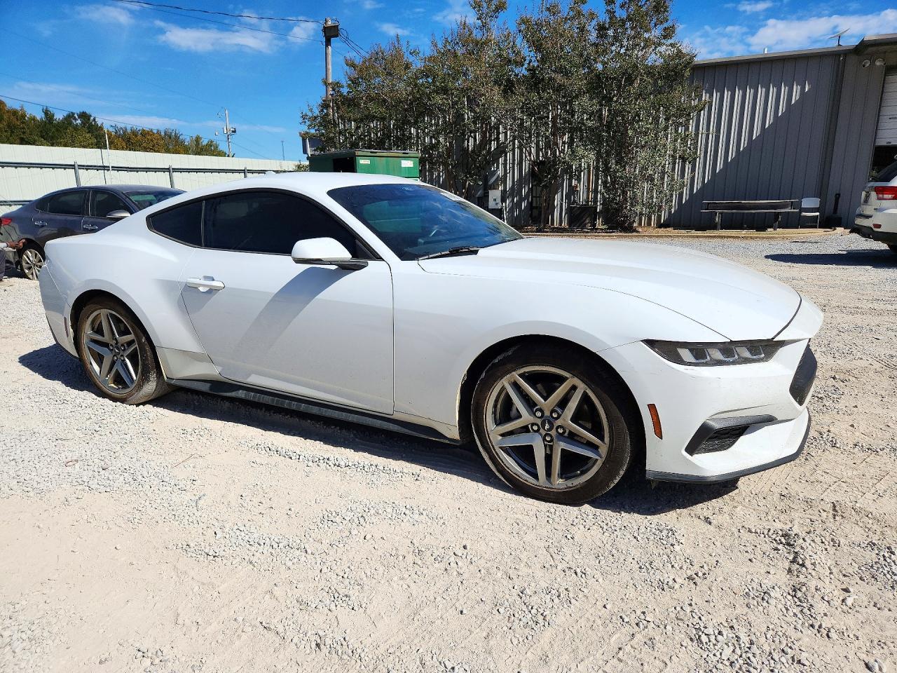 2024 Ford Mustang - zdjęcie 4