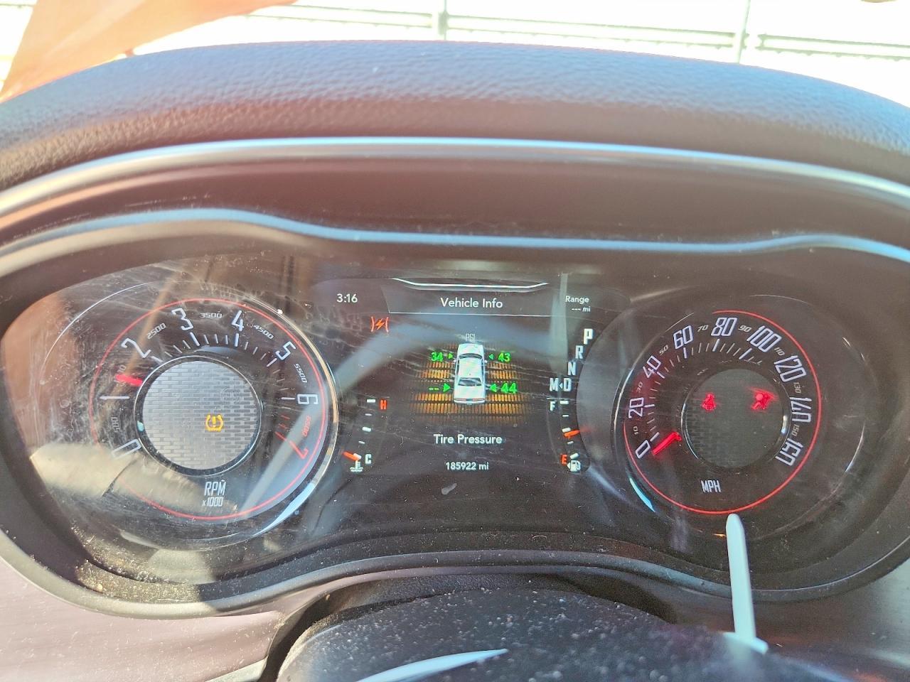 2018 Dodge Challenger - zdjęcie 9