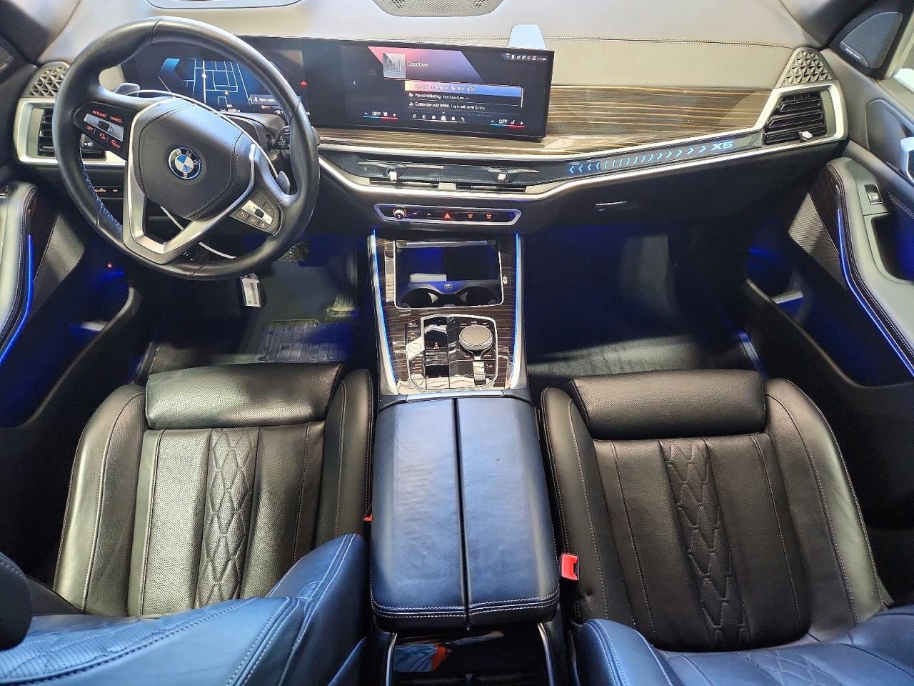 2025 BMW X5 xDrive50E - zdjęcie 8