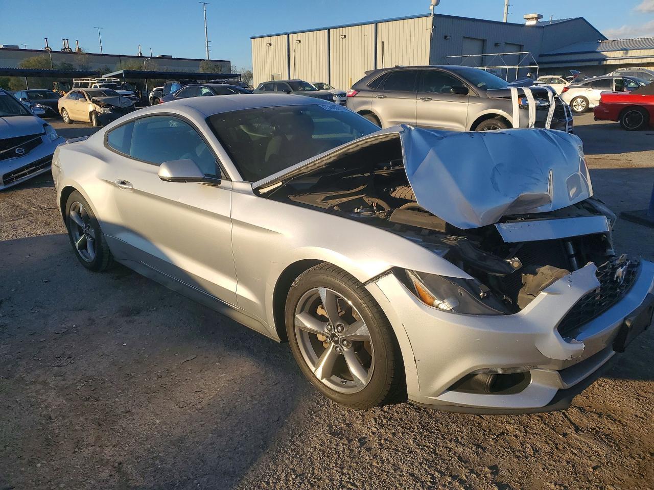 2015 Ford Mustang - zdjęcie 4