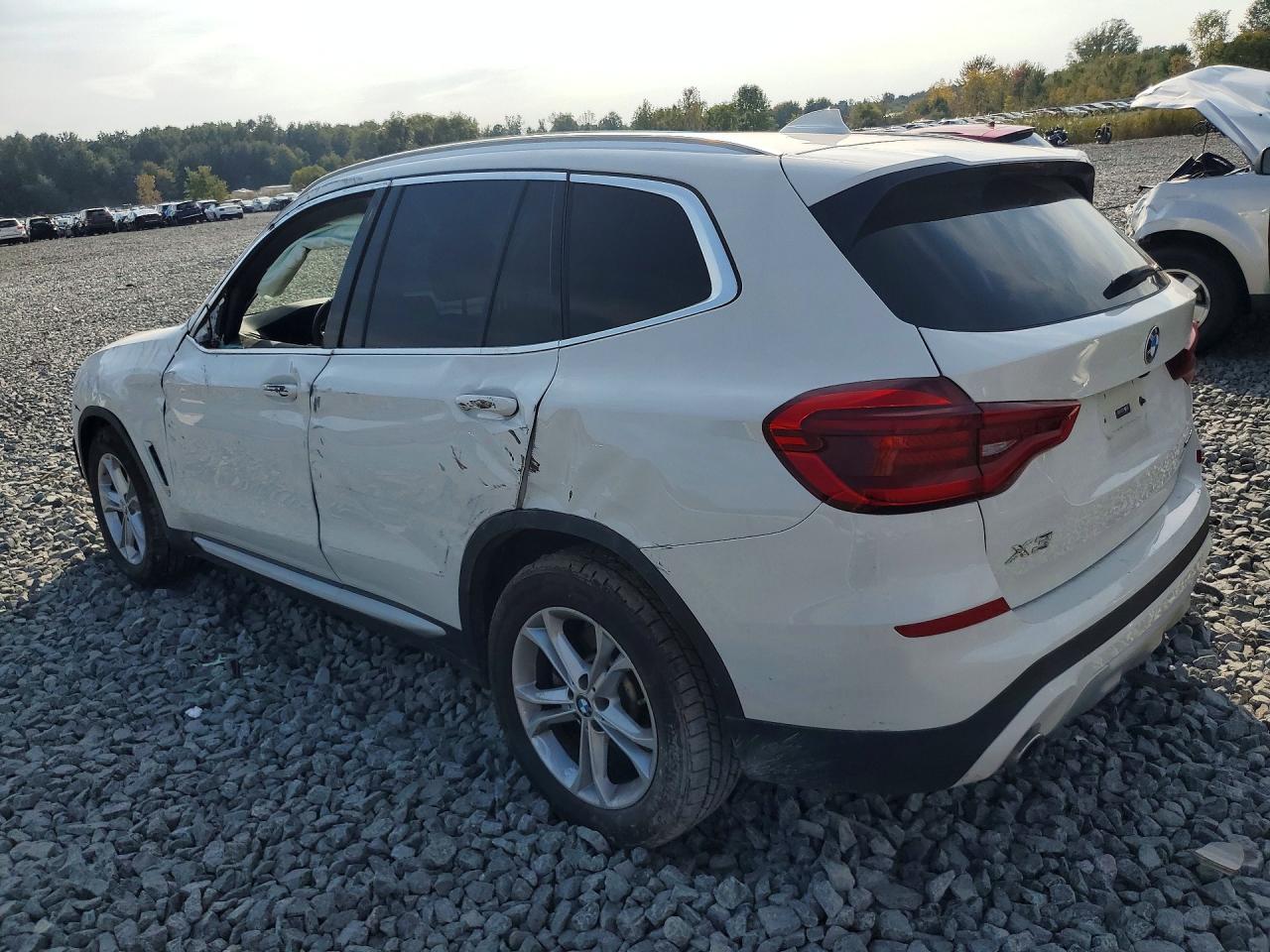 2021 BMW X3 xDrive30I - zdjęcie 2