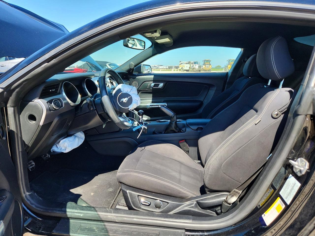 2019 Ford Mustang - zdjęcie 7