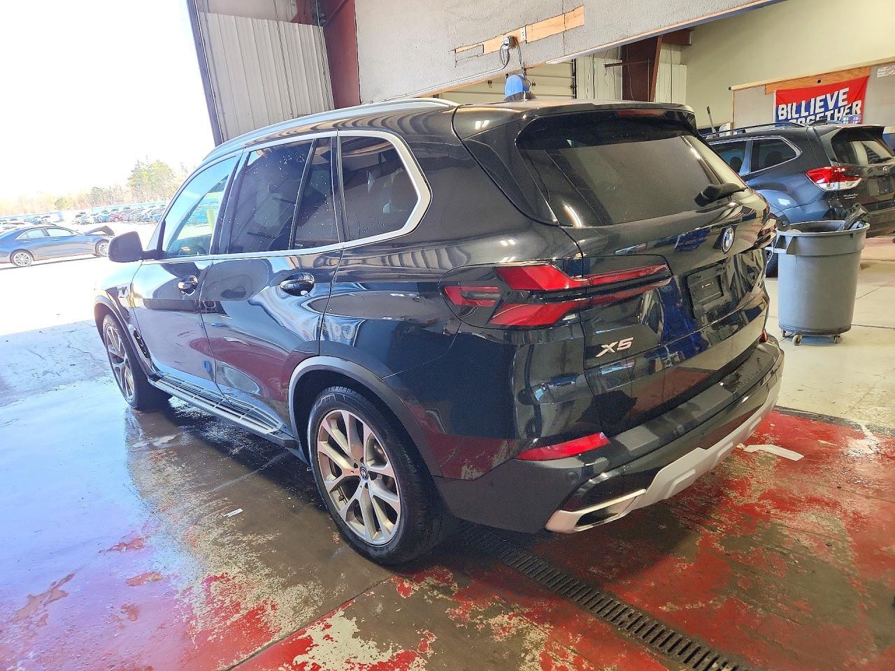 2025 BMW X5 xDrive50E - zdjęcie 2