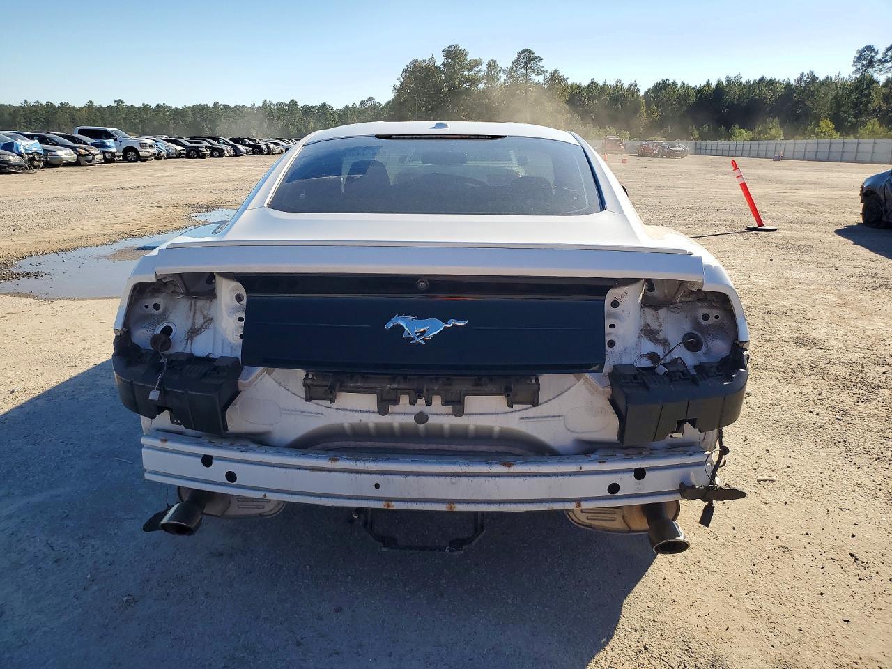 2020 Ford Mustang - zdjęcie 6