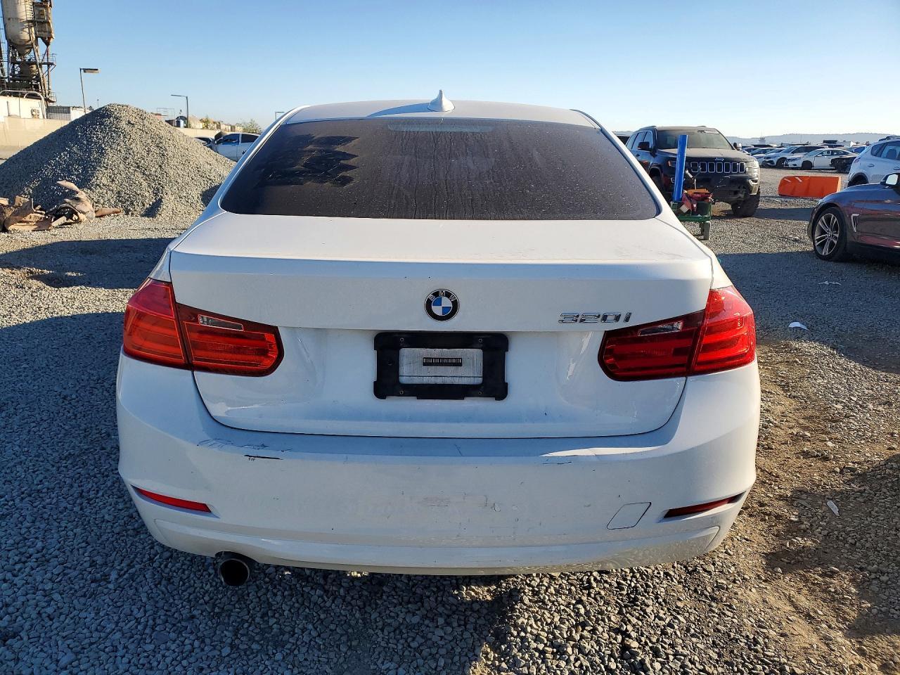 2014 BMW 320 I - zdjęcie 6