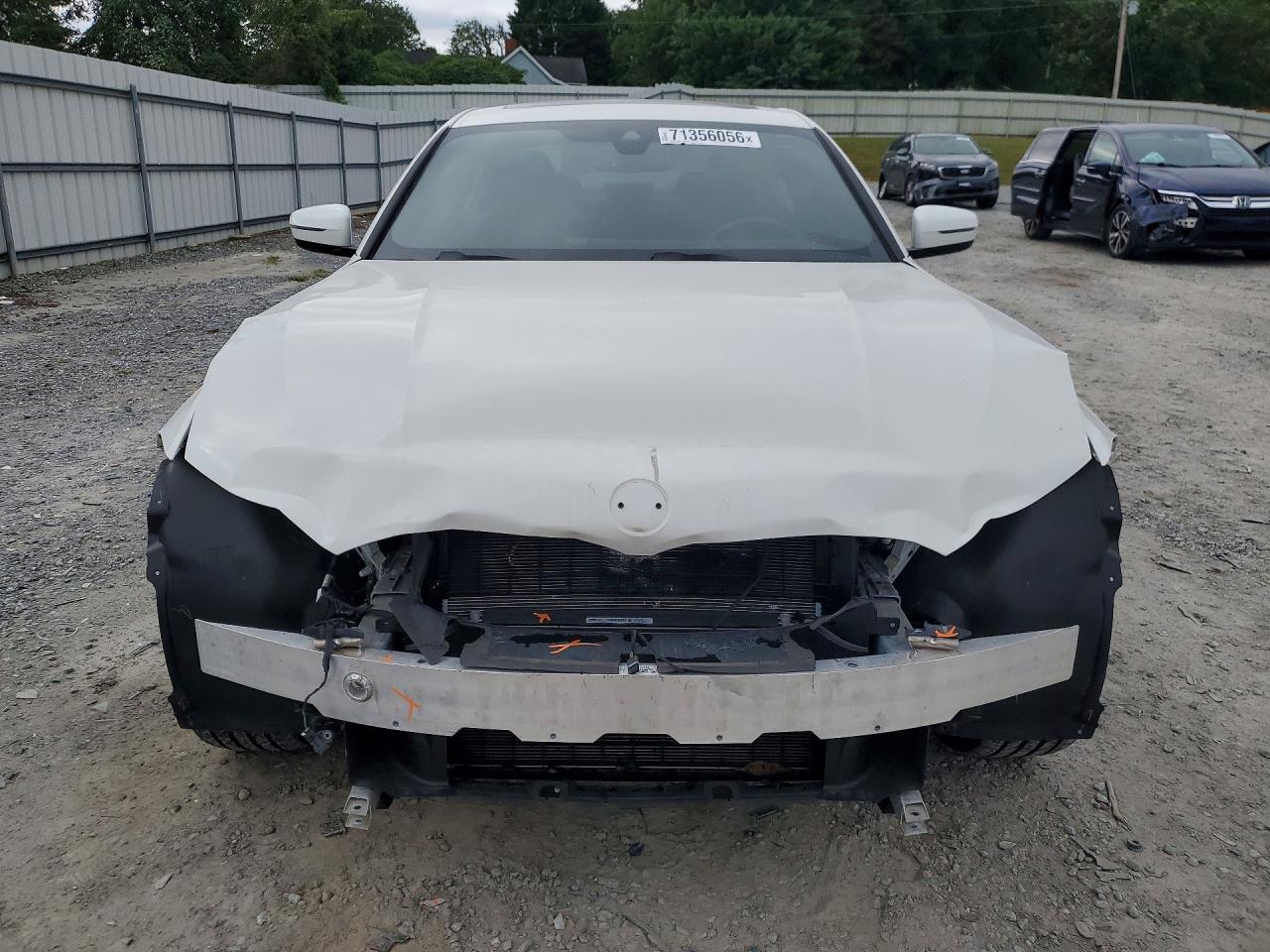 2024 BMW Seria 3 330i - zdjęcie 5