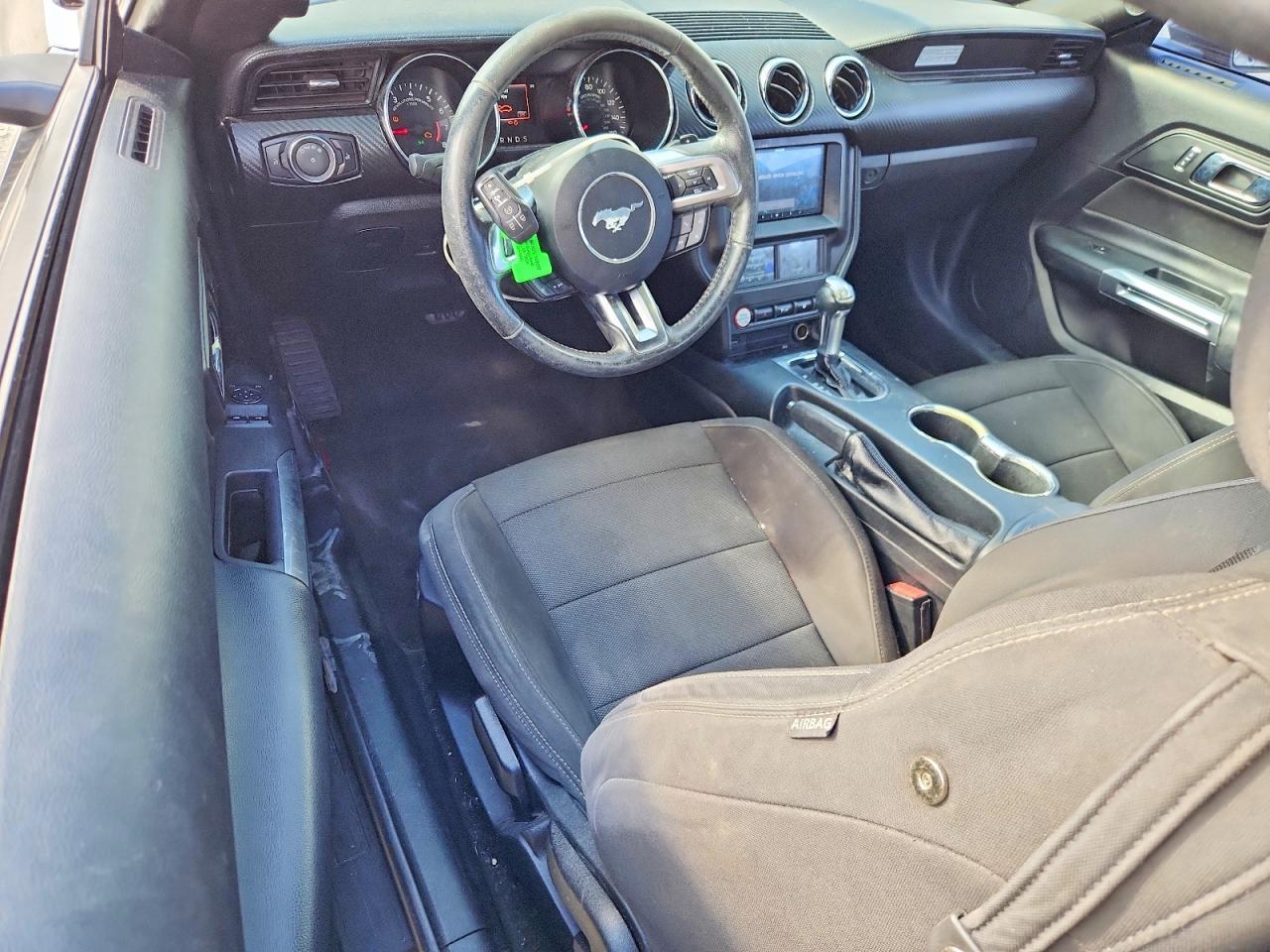 2017 Ford Mustang - zdjęcie 8