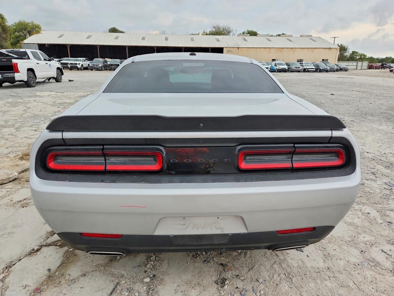 2023 Dodge Challenger Sxt - zdjęcie 6