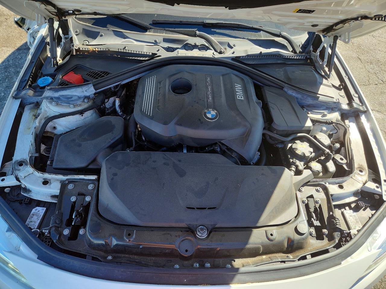 2017 BMW Seria 3 330i - zdjęcie 11