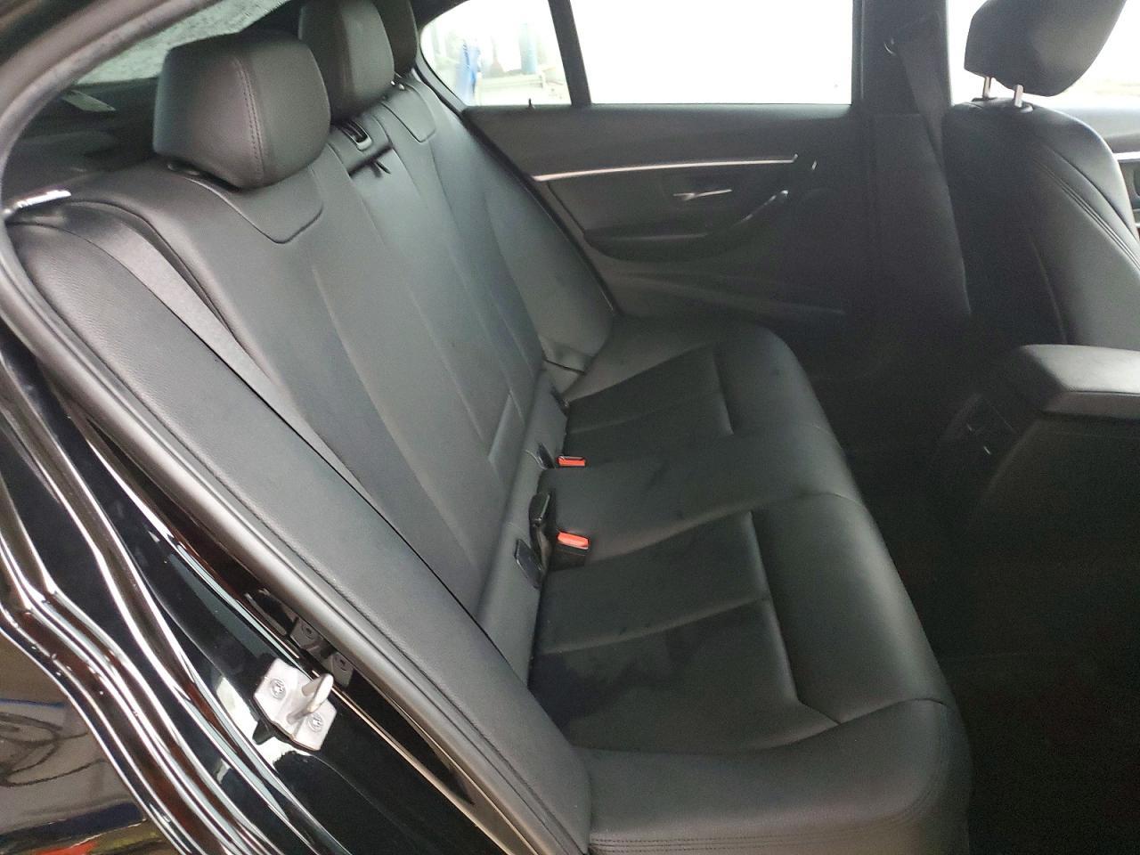 2017 BMW 330 I - zdjęcie 10