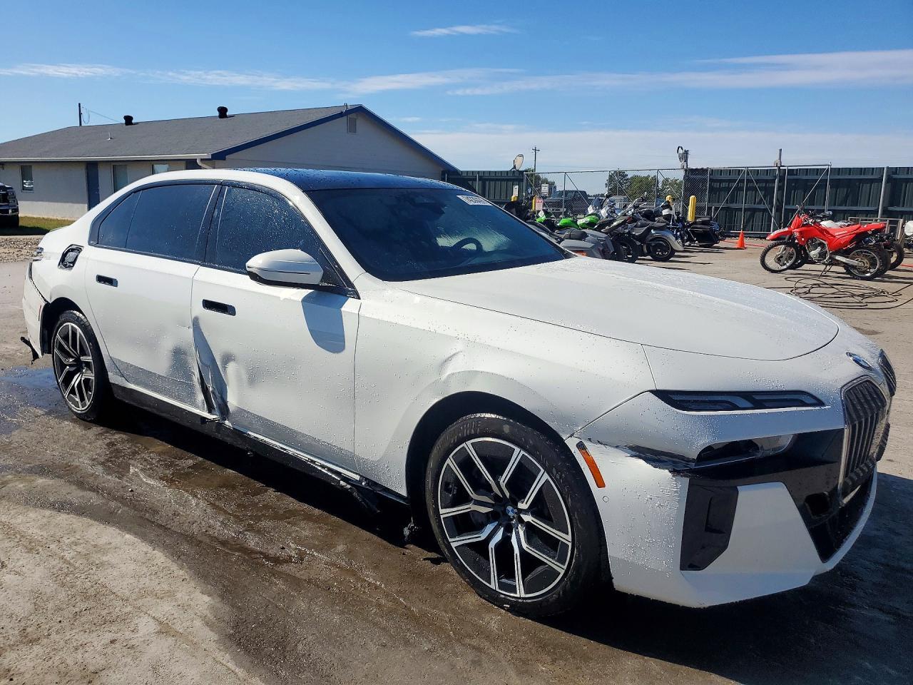 2024 BMW Seria 7 760i - zdjęcie 4