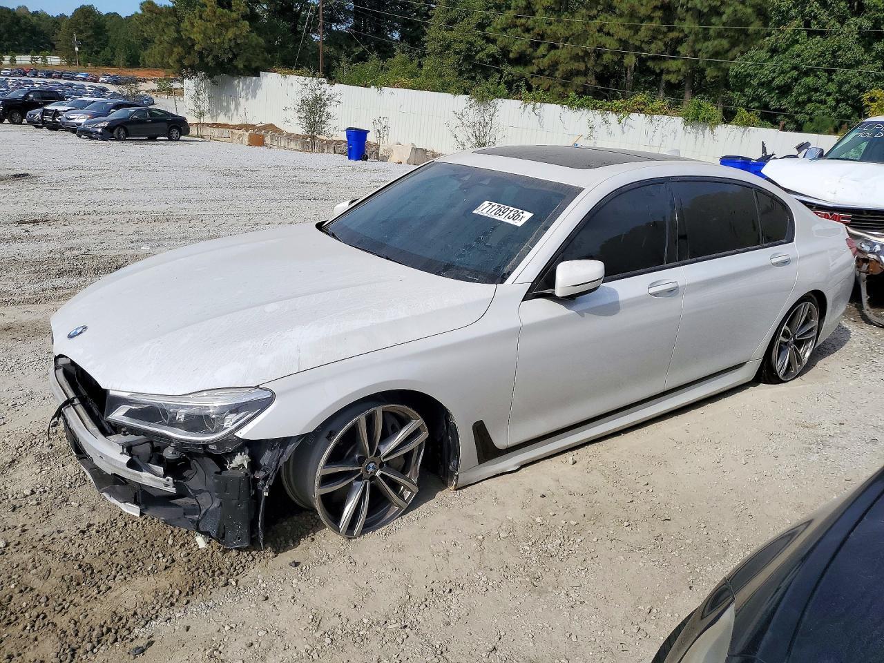 2019 BMW Seria 7 B7 - zdjęcie główne