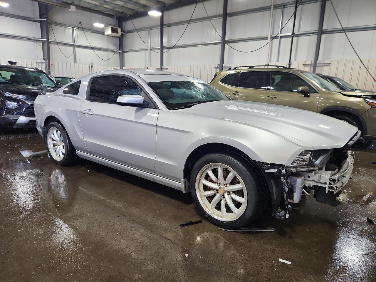 2013 Ford Mustang - zdjęcie 4