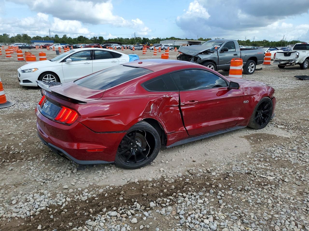 2019 Ford Mustang Gt - zdjęcie 3
