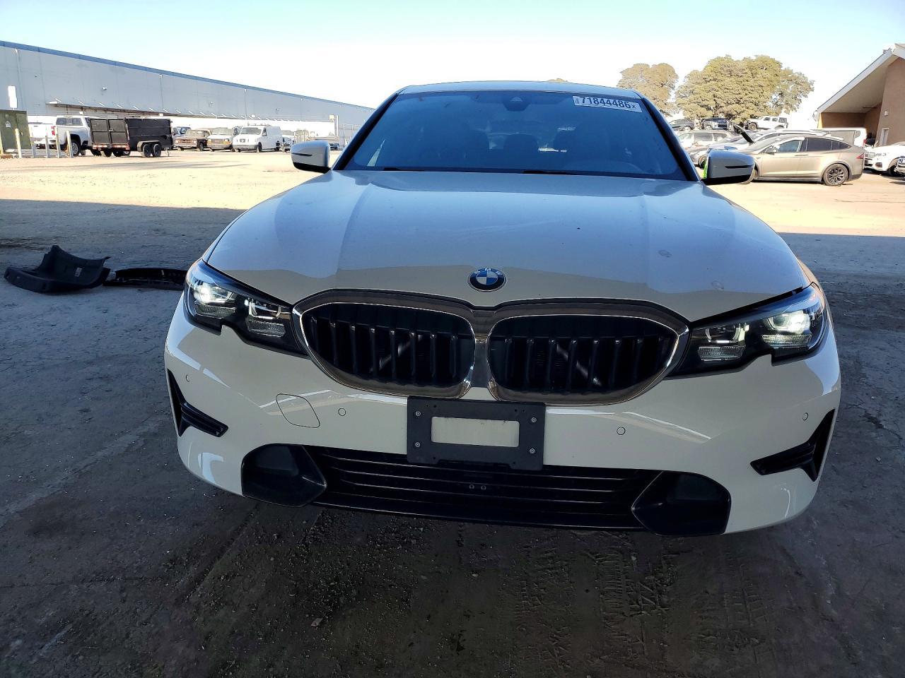 2019 BMW 330I - zdjęcie 5