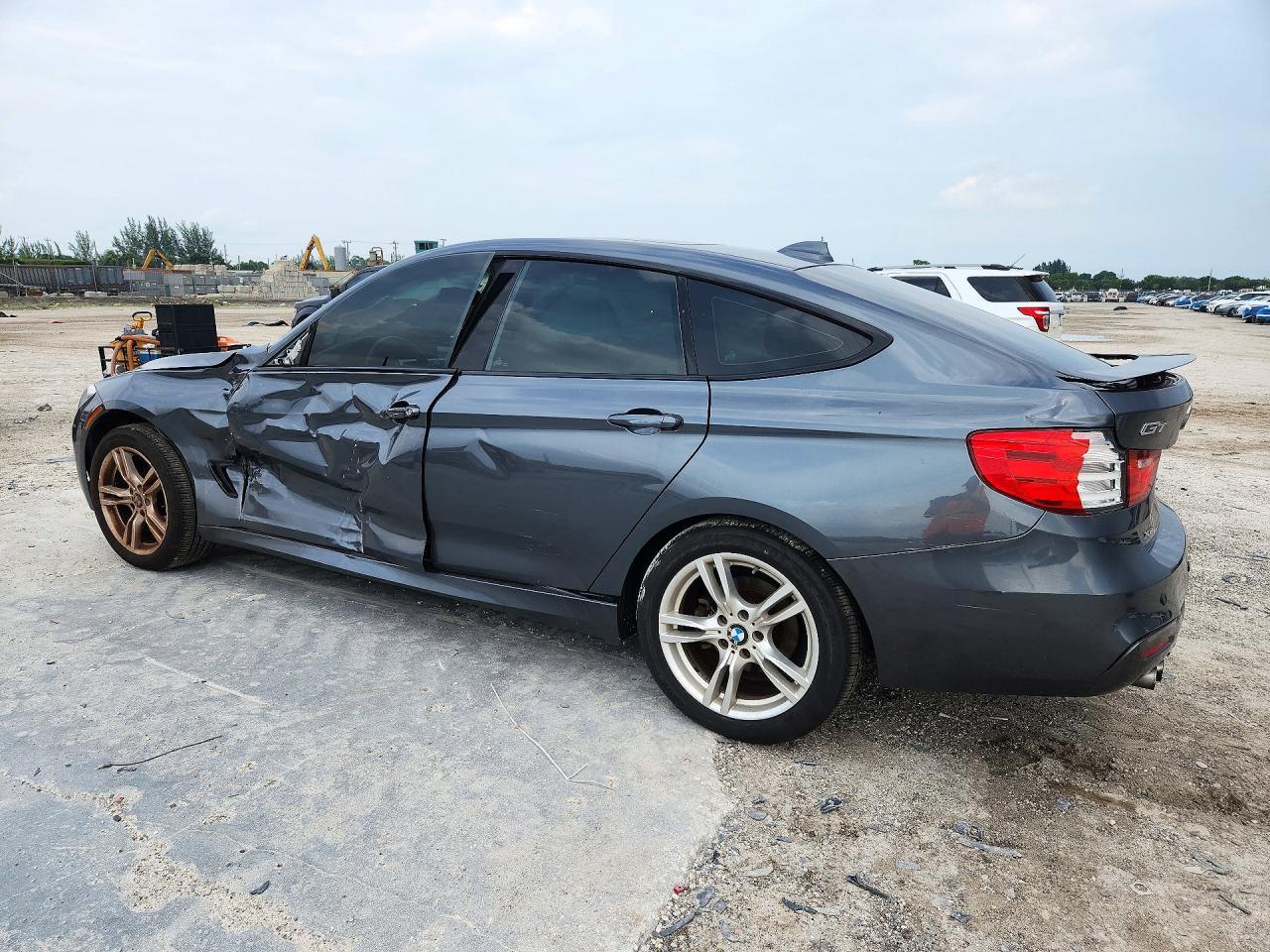 2015 BMW Seria 3 328i - zdjęcie 2