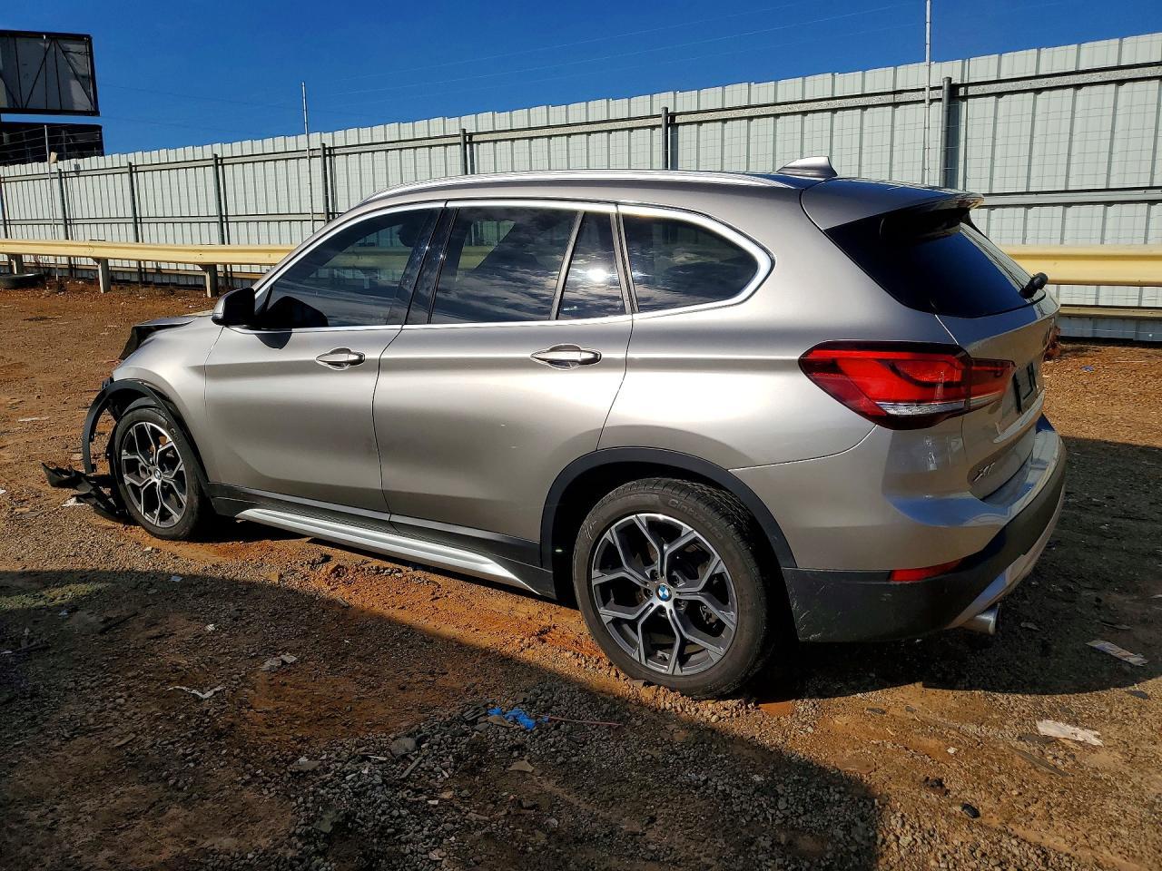 2021 BMW X1 xDrive28I - zdjęcie 2