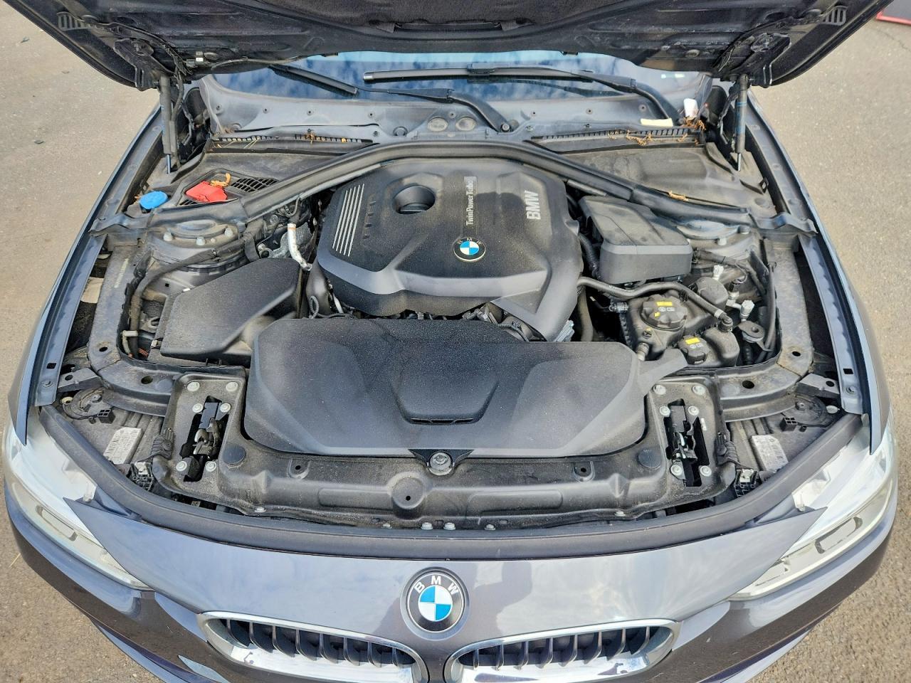 2018 BMW 330 I - zdjęcie 11
