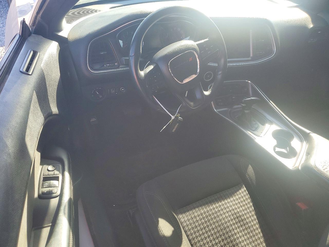 2016 Dodge Challenger Sxt - zdjęcie 8