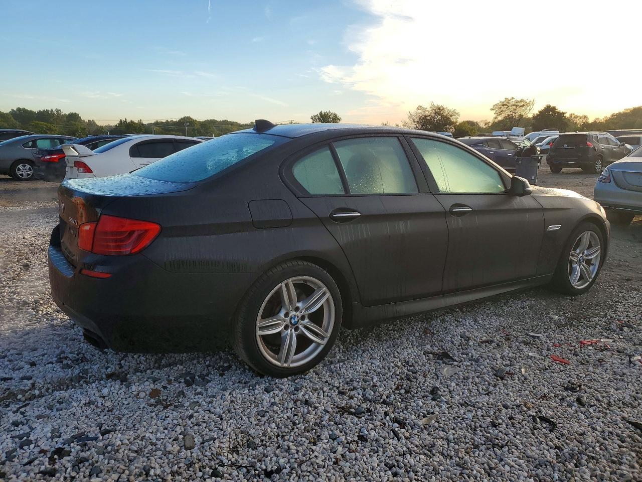 2015 BMW Seria 5 550i - zdjęcie 3