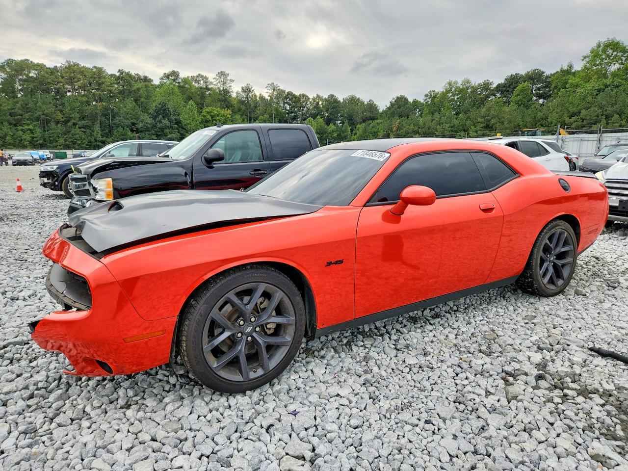 2023 Dodge Challenger R/T - zdjęcie główne