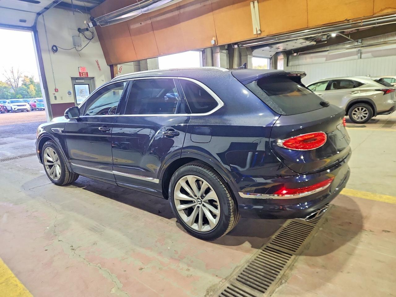2024 Bentley Bentayga - zdjęcie 2