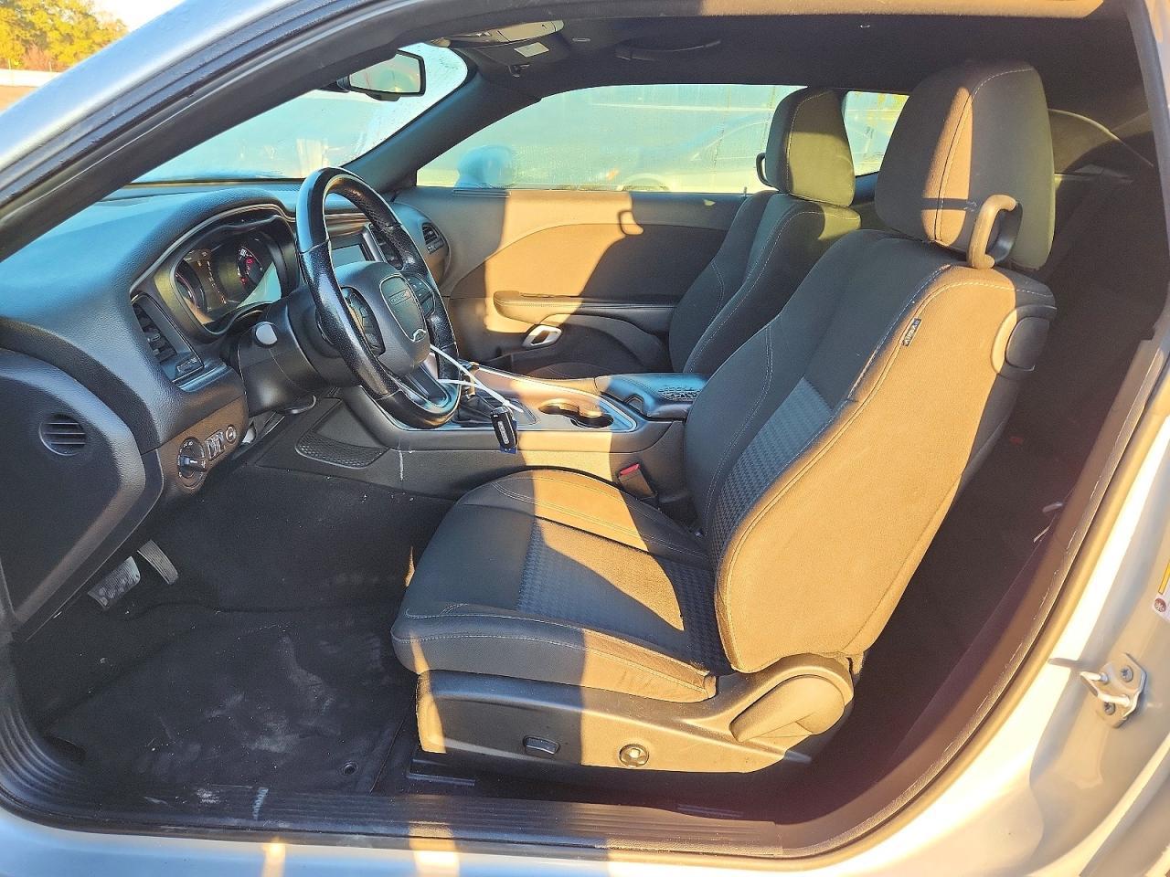 2021 Dodge Challenger Sxt - zdjęcie 7