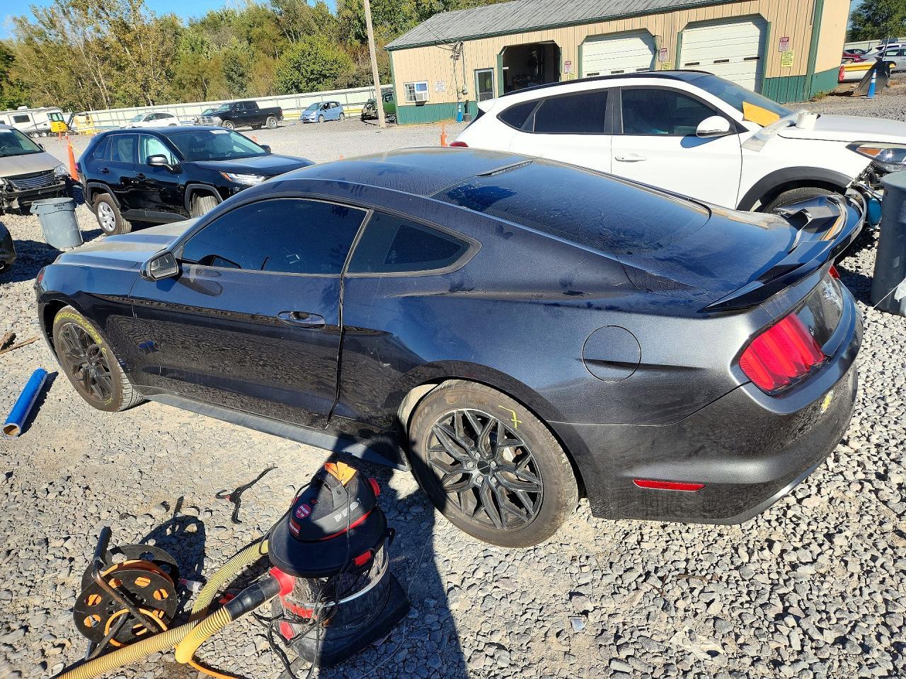 2016 Ford Mustang - zdjęcie 2