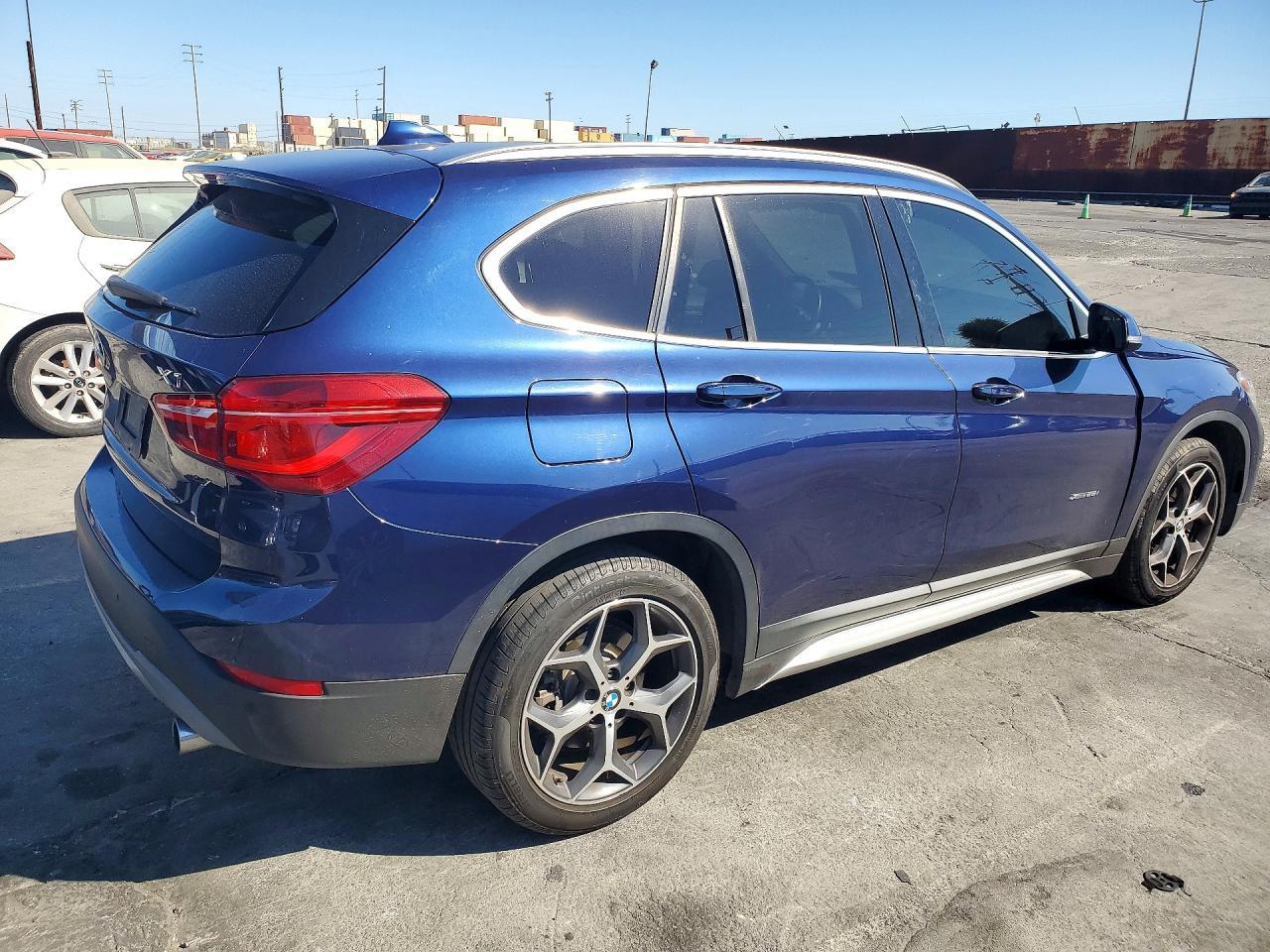 2016 BMW X1 xDrive28I - zdjęcie 3