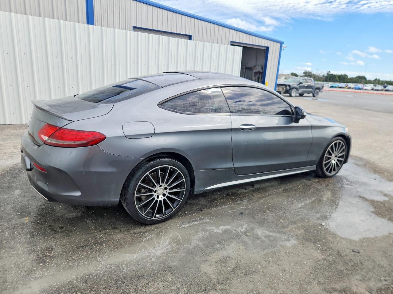 2017 Mercedes-Benz C 300 - zdjęcie 3