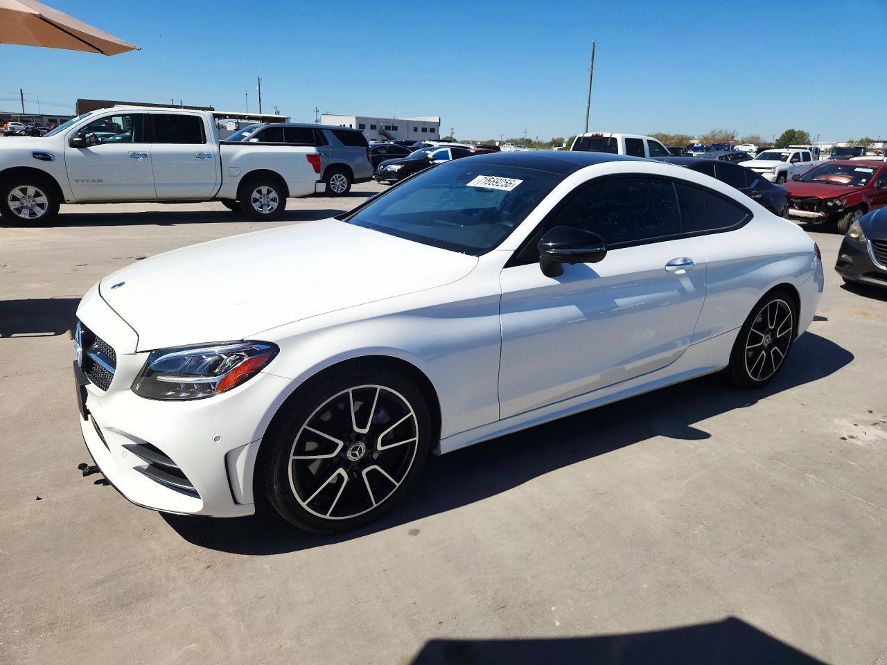 2021 Mercedes-Benz C 300 - zdjęcie główne