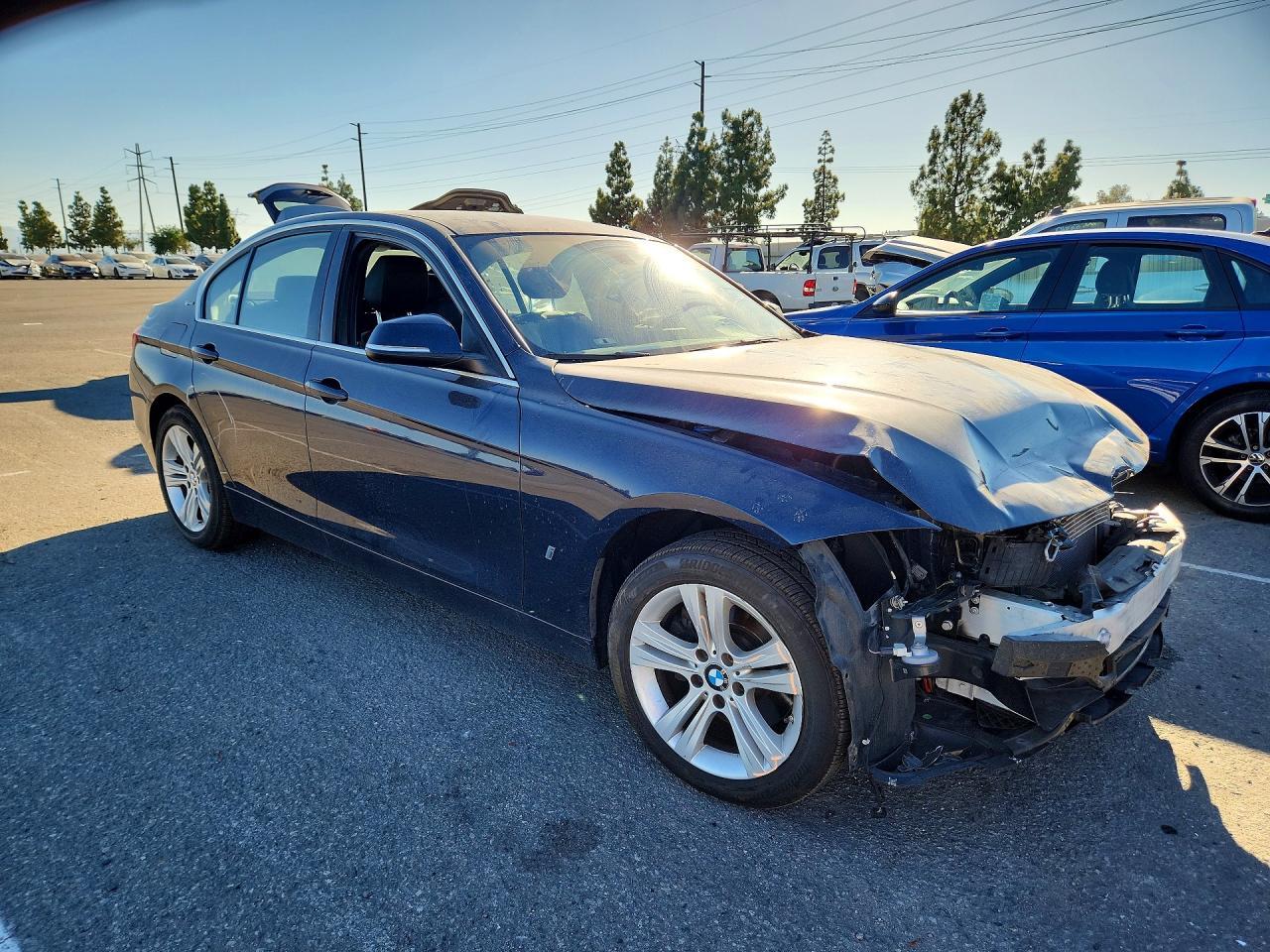 2017 BMW 330E - zdjęcie 4