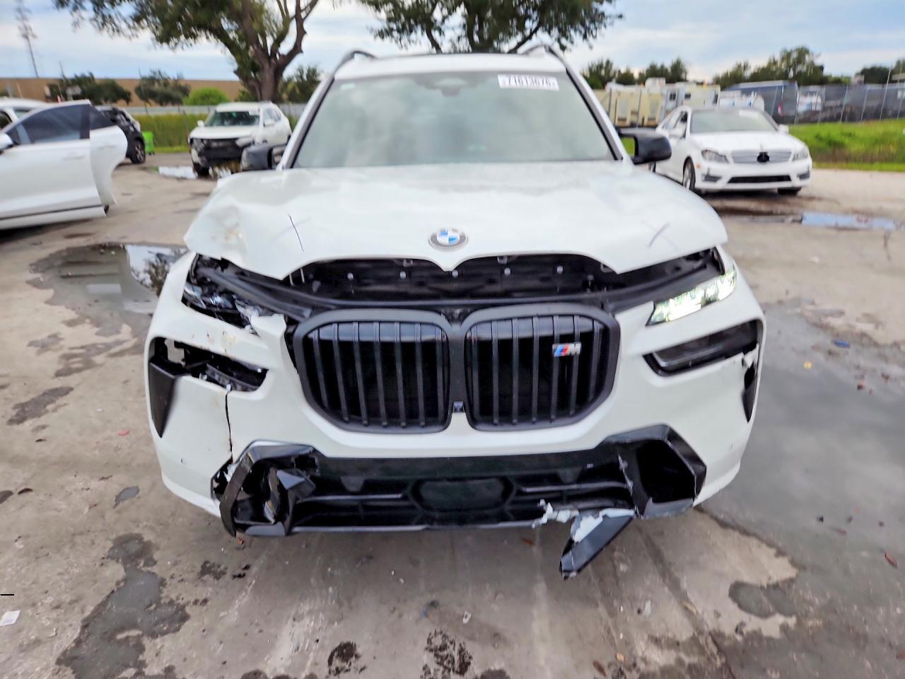 2026 BMW X7 M60I - zdjęcie 5