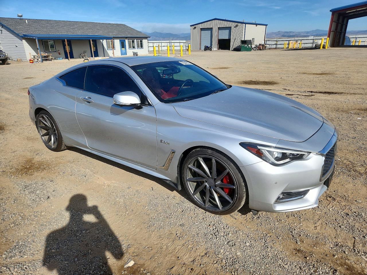 2017 Infiniti Q60 Red Sport 400 - zdjęcie 4