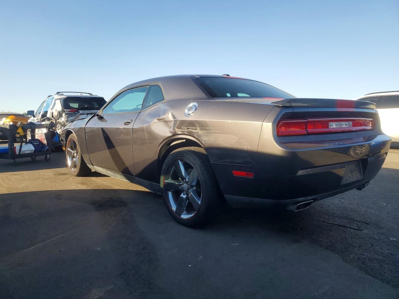 2013 Dodge Challenger Sxt - zdjęcie 2