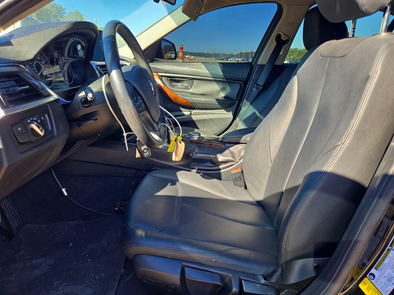 2015 BMW 320 I - zdjęcie 7