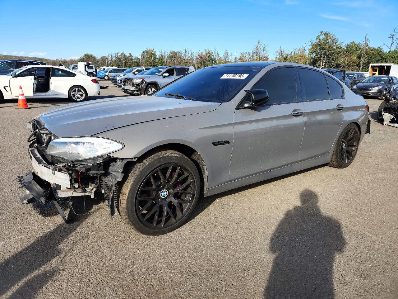 2013 BMW Seria 5 535i - zdjęcie główne
