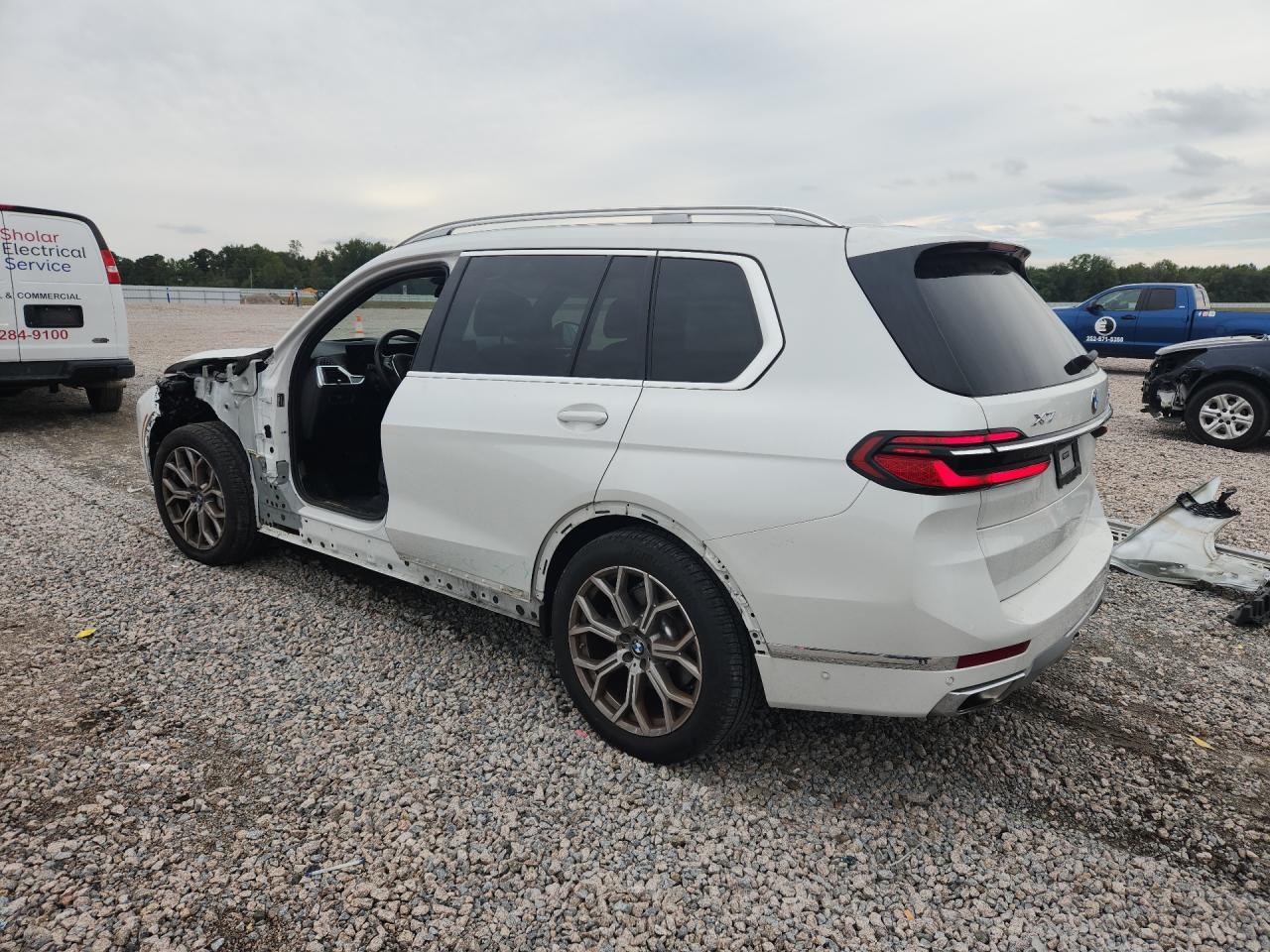 2023 BMW X7 xDrive40I - zdjęcie 2